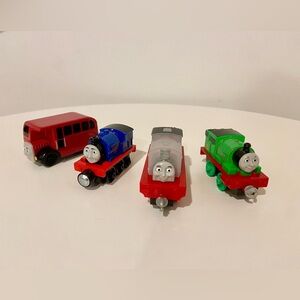 Set of 4 Thomas the Train cars